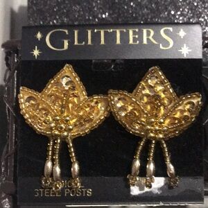 Ornate Gold Fan-Shaped Earrings with Textured Detail